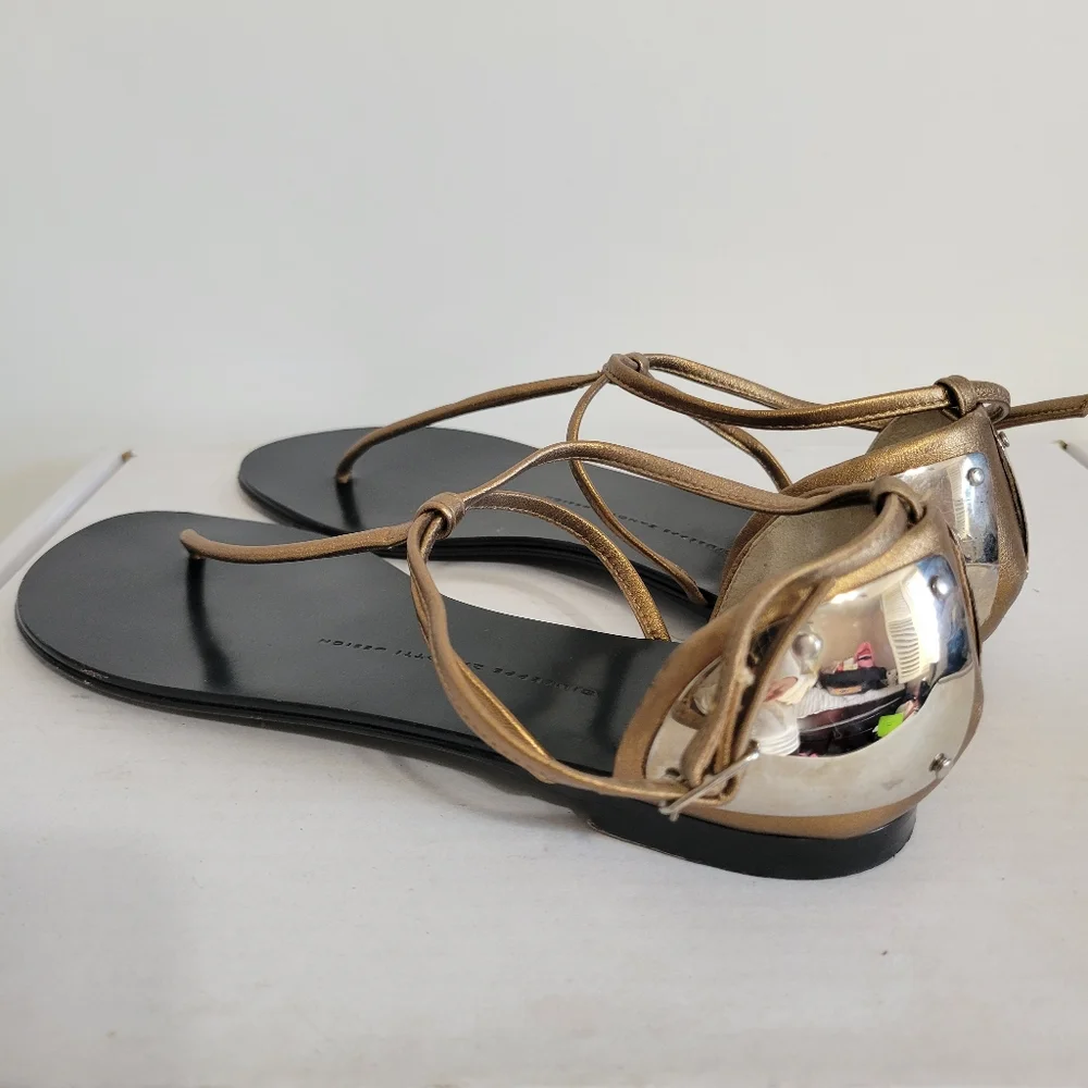 GIUSEPPE ZANOTTI Leather T-Strap Sandals - Picture 4 of 11